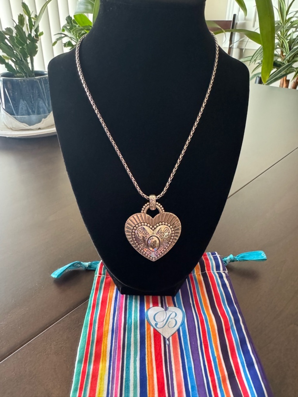 Beautiful Brighton Heart Necklace - Picture 2 of 8